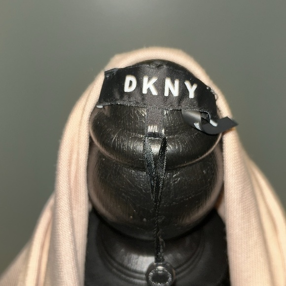 Cozy DKNY Cardigan size M/L - Picture 7 of 13